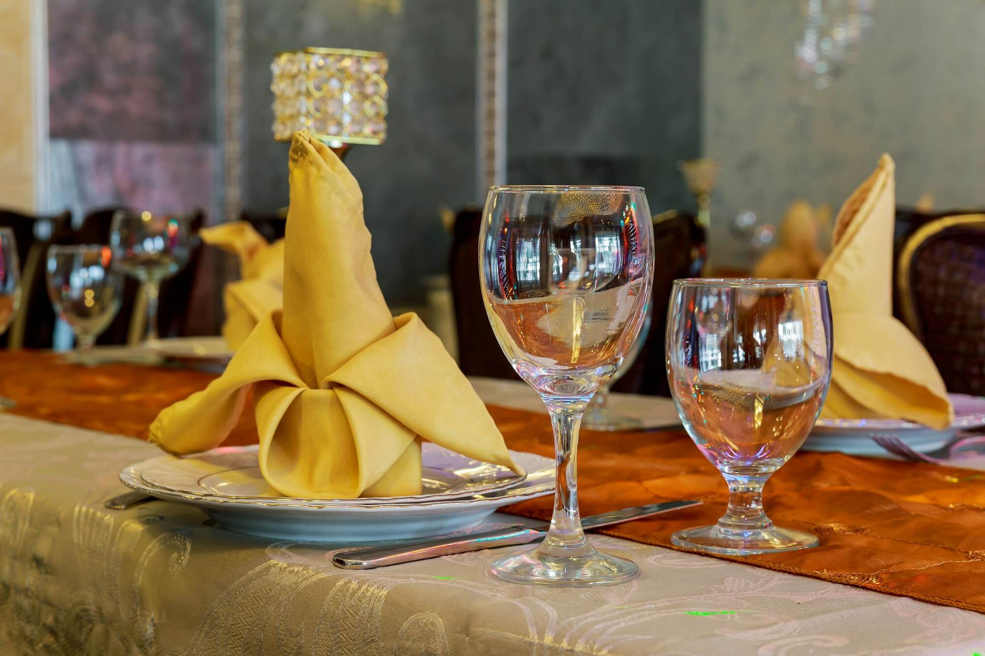 wedding-table-set-for-fine-dining-or-another-catered-event